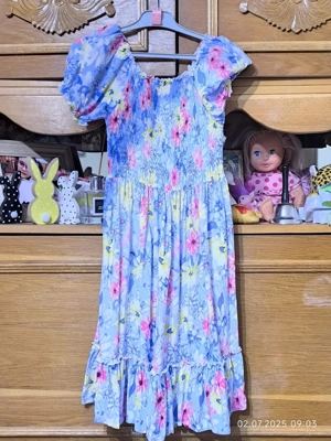 Rochie drăguță cu model floral 