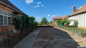 vand casa localitatea Petreu