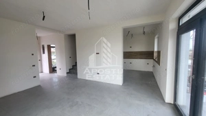 Casa individuala,5 camere,Sacalaz,la cheie