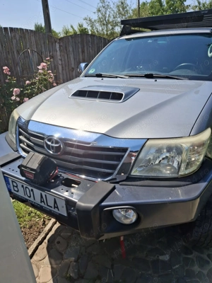 Urgent Toyota hilux 2016