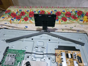 talpa picior suport de pe tv Samsung ue50nu7472