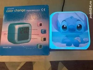 Ceas desteptator cu lumina de veghe