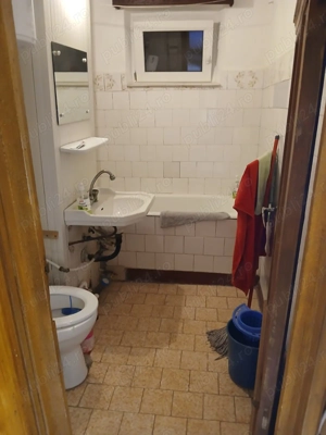 Vând apartament etaj 2  in cartier Micro 3 - imagine 5