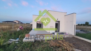 🏡 Duplex plan parter, bucatarie inchisa, 2 bai, curte interioara.  ✨ - imagine 9