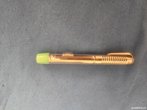 Lanternă tip stiloul China, cu bec lupă din perioada anilor 1975 - 1980 ! 