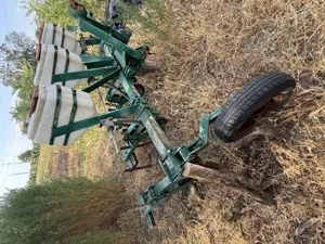  Cultivator de prașit și îngrășăminte cu trei secții  - imagine 2