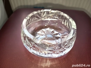 Scrumiera din cristal de colectie anii '80, fabricata in Romania la Vitrometan (Medias) 