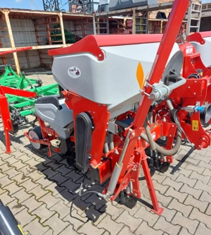 Vând semănătoare porumb Irtem, 4 rânduri,  nouă