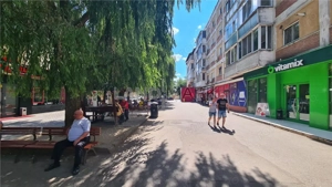 Exclusivitate! Spatiu comercial Piata Aurora, vad excelent !!! - imagine 3