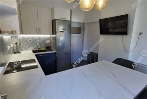 Apartament de 4 camere cu 2 bai 2 balcoane in zona centrala Sibiu - imagine 15