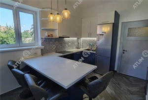 Apartament de 4 camere cu 2 bai 2 balcoane in zona centrala Sibiu - imagine 14