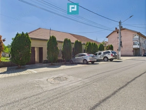 Casă cu 3 camere, anexe  locație Premium în Pecica