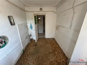 Apartament 3 camere, 70mp, etaj 4 4 cu acoperis, zona Casa de Cultura