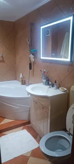 2 camere Costin Georgian metrou-bloc 1990 - imagine 3