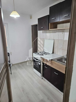 Apartament cu 2 camere, decomandat, etaj intermediar, zona Steaua - imagine 3