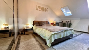 Apartament cu 3 camere și 2 băi, curte comuna, centrală pe gaz, ultracentral