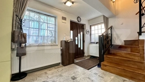 Apartament cu 3 camere și 2 băi, curte comuna, centrală pe gaz, ultracentral - imagine 9