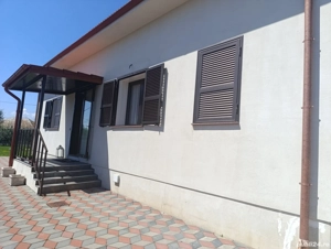 Casa situata in Tg Neamț  - imagine 2