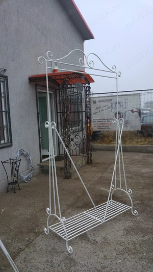 Stender haine-ultima bucata pe stoc