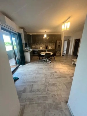 Apartament de vanzare, 3 camere, 68 mp, cu balcon si parcare -  zona Terra!