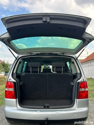Volkswagen Touran 1.6  benzina    7 locuri   2  km     Peciu Nou, lângă Timișoara (15 km) - imagine 6