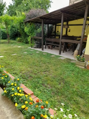 Lunei, case cu potential, zona linistita - imagine 3 Lunei, case cu potential, zona linistita - imagine 3