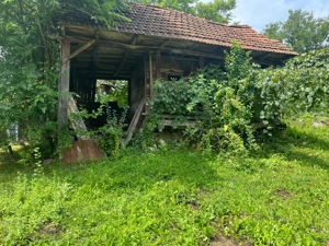 Casă de cărămidă la țară 