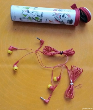 2 Căști audio cu tub cu fermoar de la McDonald's 