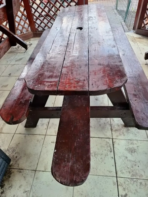 Masa terasa cu 2 banci din lemn