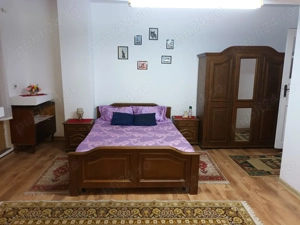 Inchiriez apartament o camera , etaj 1 ,casa, situat in zona Dambovita