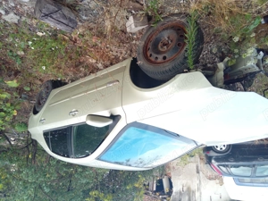 Vând caroserie completă Renault Laguna ,an 2005.Fără motor și cutie.Interior complet piele. - imagine 3