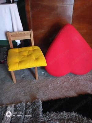 Vand scaune pentru copii si adulti
