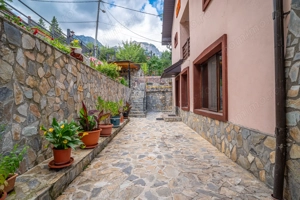 Vila moderna cu 2 corpuri in Busteni | Ideala pentru turism - imagine 20