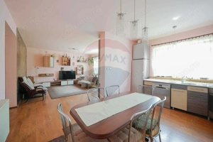 Casă de vânzare cu 1800 mp teren, Paleu