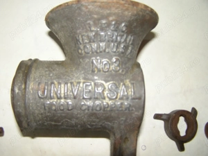 Masina de tocat carne antica