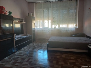 Vand apartament in centru