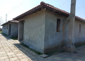 Casă spațioasă de vânzare în Peciu Nou