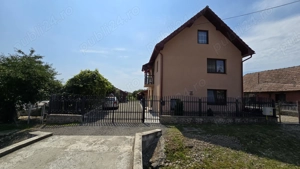 Vand casa cu etaj  in Suseni , jud Mureș 