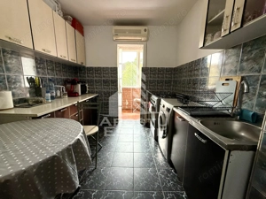 Apartament cu 2 camere, decomandat, zona Soarelui