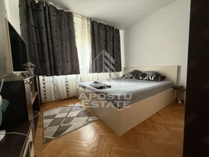Apartament cu 2 camere, decomandat, zona Soarelui - imagine 2