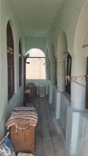 Casă cu teren 3800 mp,situată in com. Berislăvesti - imagine 8