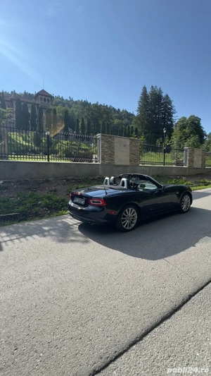 Fiat 124 Spider ( MX-5 Miata )