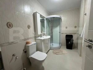 Apartament cu 2 camere– amenajat cu stil și pat baldachin în dormitor - imagine 11