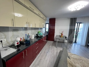 Apartament cu 2 camere– amenajat cu stil și pat baldachin în dormitor - imagine 4