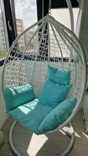 Leagăn suspendat tip ou cu suport   stare excelentă, perne turcoaz