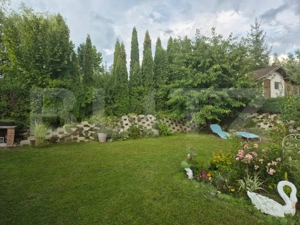 Vila de vanzare in Livezeni cu privelste deosebita, 970mp teren  - imagine 3 Vila de vanzare in Livezeni cu privelste deosebita, 970mp teren  - imagine 3