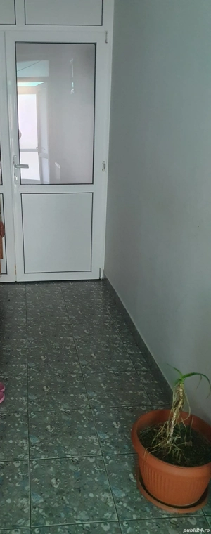 Spațiu de închiriat la parter în vilă 