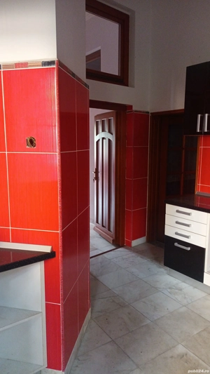 Casa de vanzare la curte comună - imagine 4