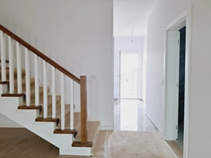 Casa in Mosnita Noua. Bucatarie inchisa. 3 dormitoare si dressing. - imagine 2