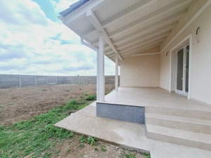 Casa in Mosnita Noua. Bucatarie inchisa. 3 dormitoare si dressing. - imagine 17